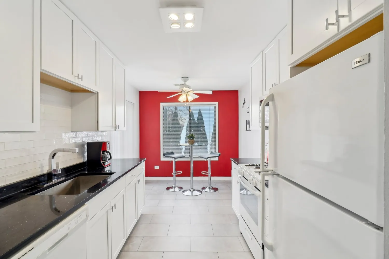 $245,000 | 811 East Castle Court, Unit 2, Palatine, IL 60074