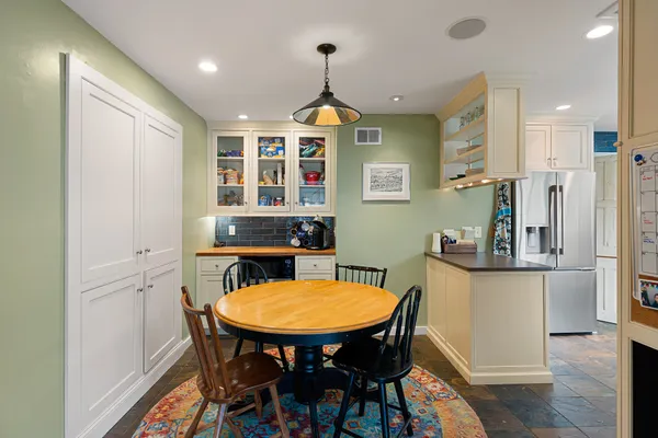 $1,195,000 | 21 Holly Lane, Wilmington, DE 19807