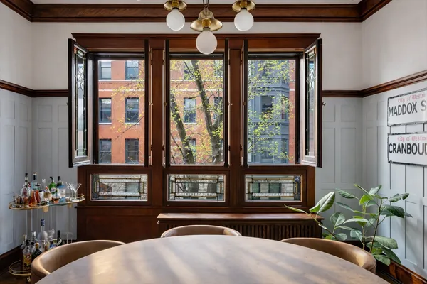 $1,200,000 | 457 West Fullerton Parkway, Unit 2W, Chicago, IL 60614