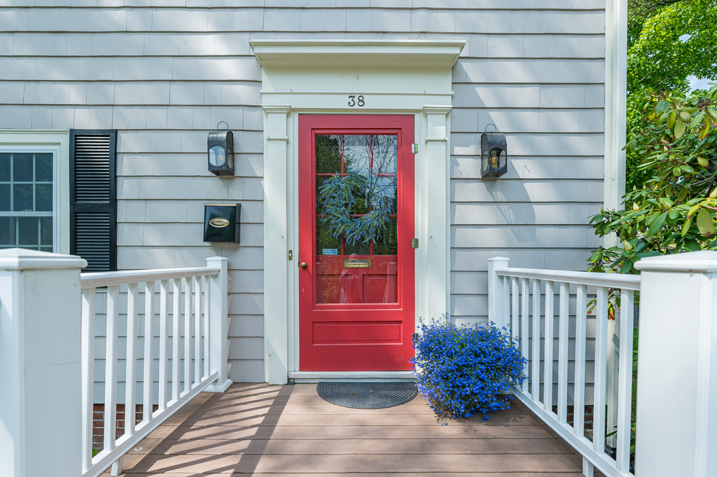 38 Berkeley Street Reading, MA 01867 - Photo 5 of 50
