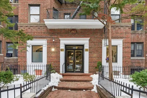 $365,000 | 385 Argyle Road, Unit 4A | Ditmas Park