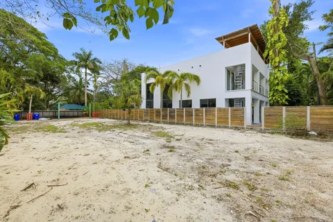 $6,495,000 | 3770-3792 Kumquat Avenue, Miami, FL 33133