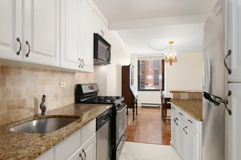 $2,300,000 | 1641 3rd Avenue, Unit 22A | Upper East Side