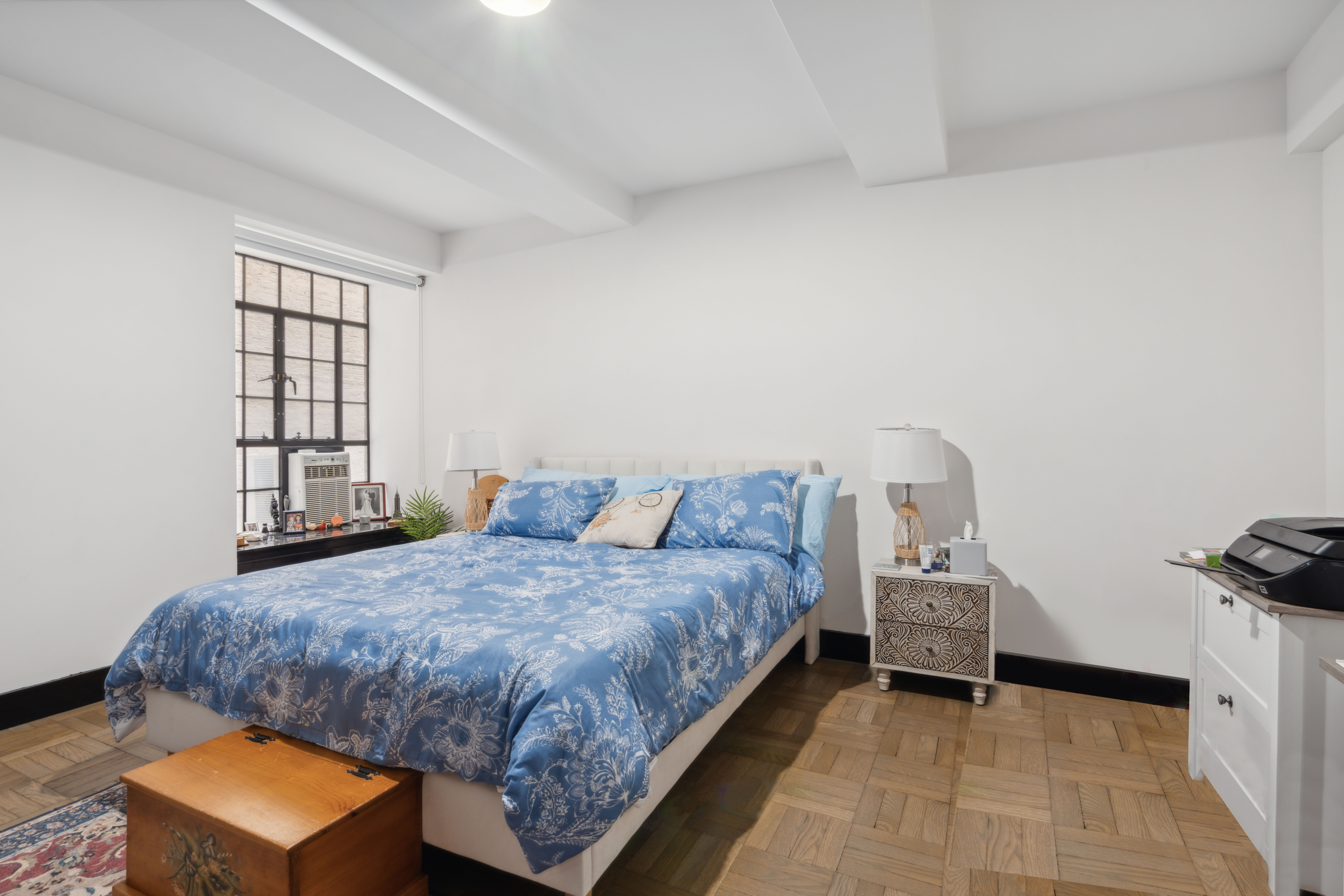 25 Monroe Place, Unit 1C Brooklyn, NY 11201 - Photo 5 of 14 a bedroom with a bed and a window