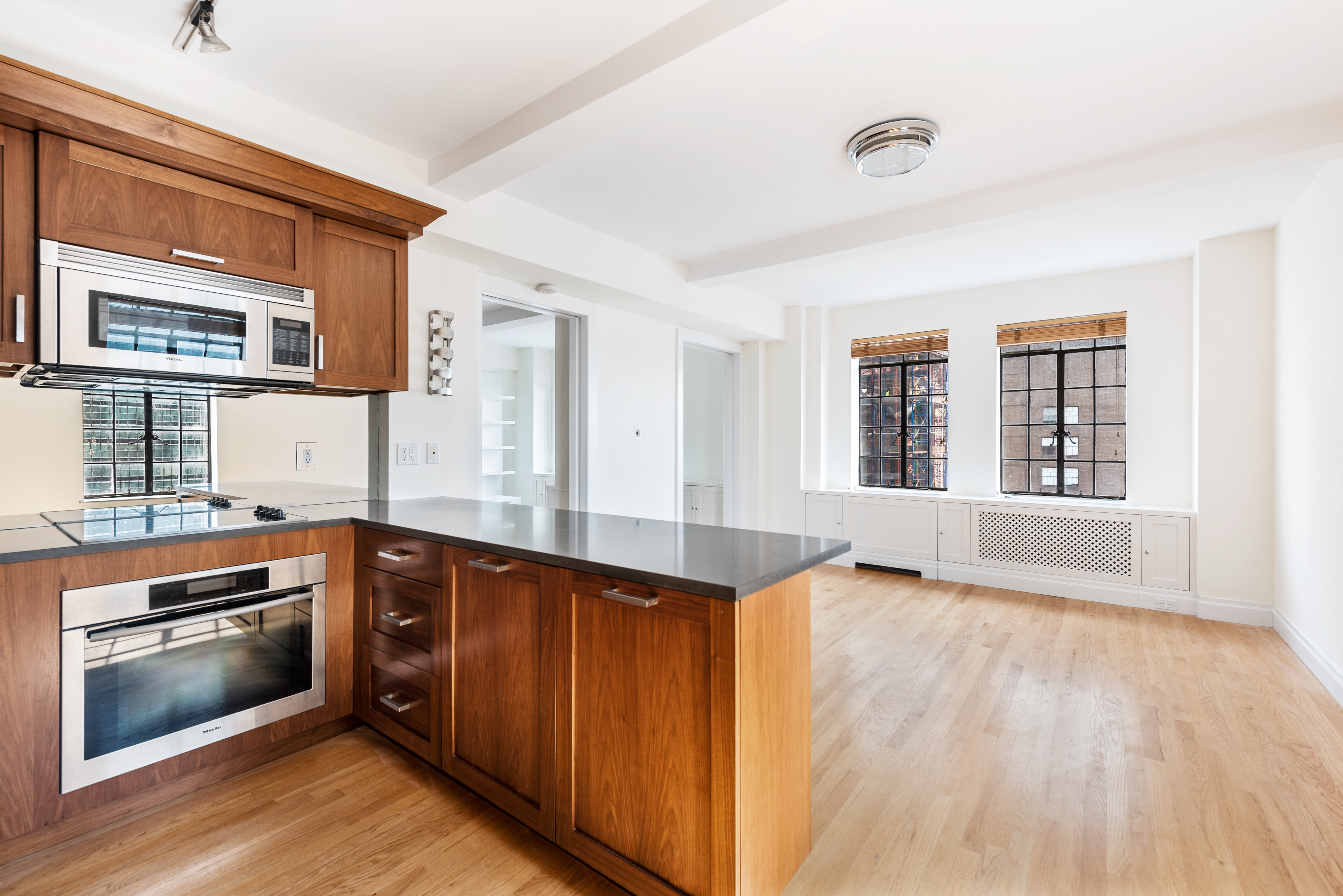 45 Tudor City Place, Unit 901 Manhattan, NY 10017 - Photo 5 of 16