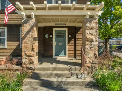$3,000,000 | 4 Van Zandt Avenue, Newport, RI 02840