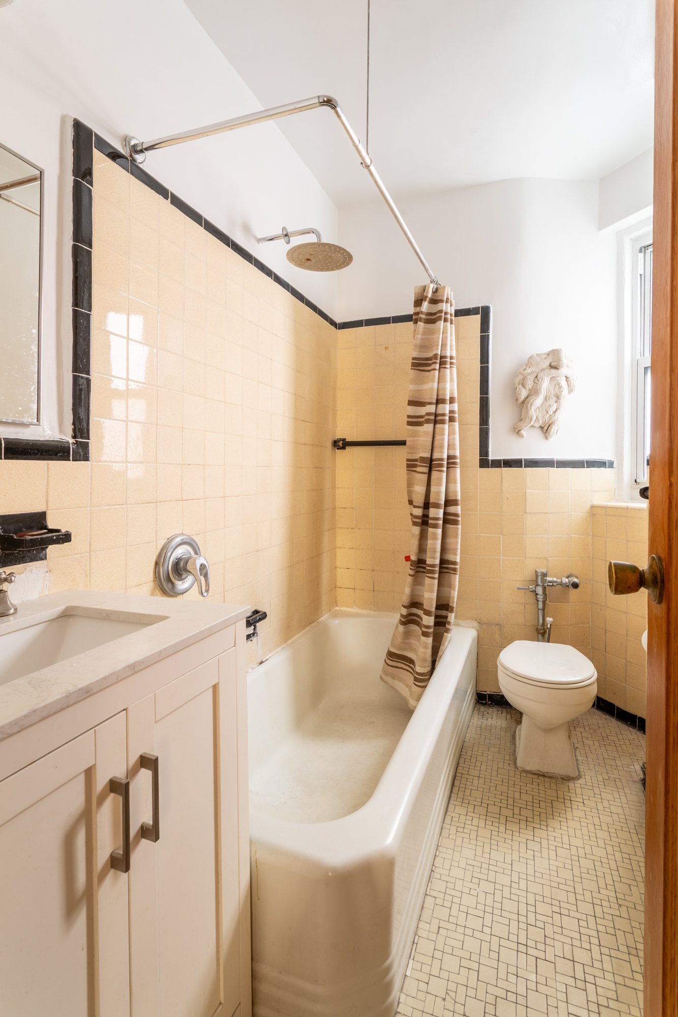 30 Bogardus Place, Unit 2C Manhattan, NY 10040 - Photo 12 of 20 Gallery Image 12
