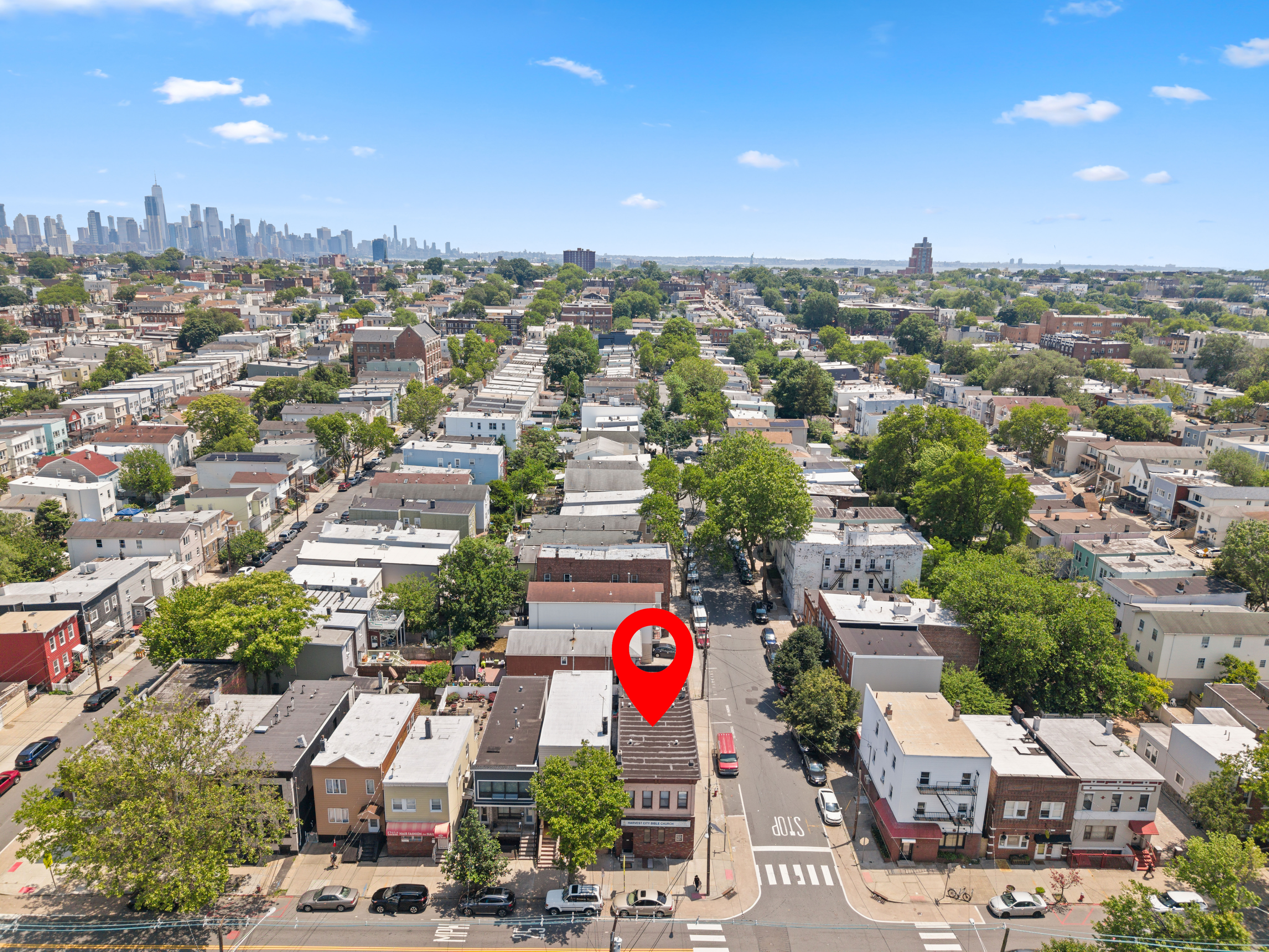 162 Mallory Avenue Jersey City, NJ 07304 - Photo 28 of 29 an aerial view of residential houses with outdoor space