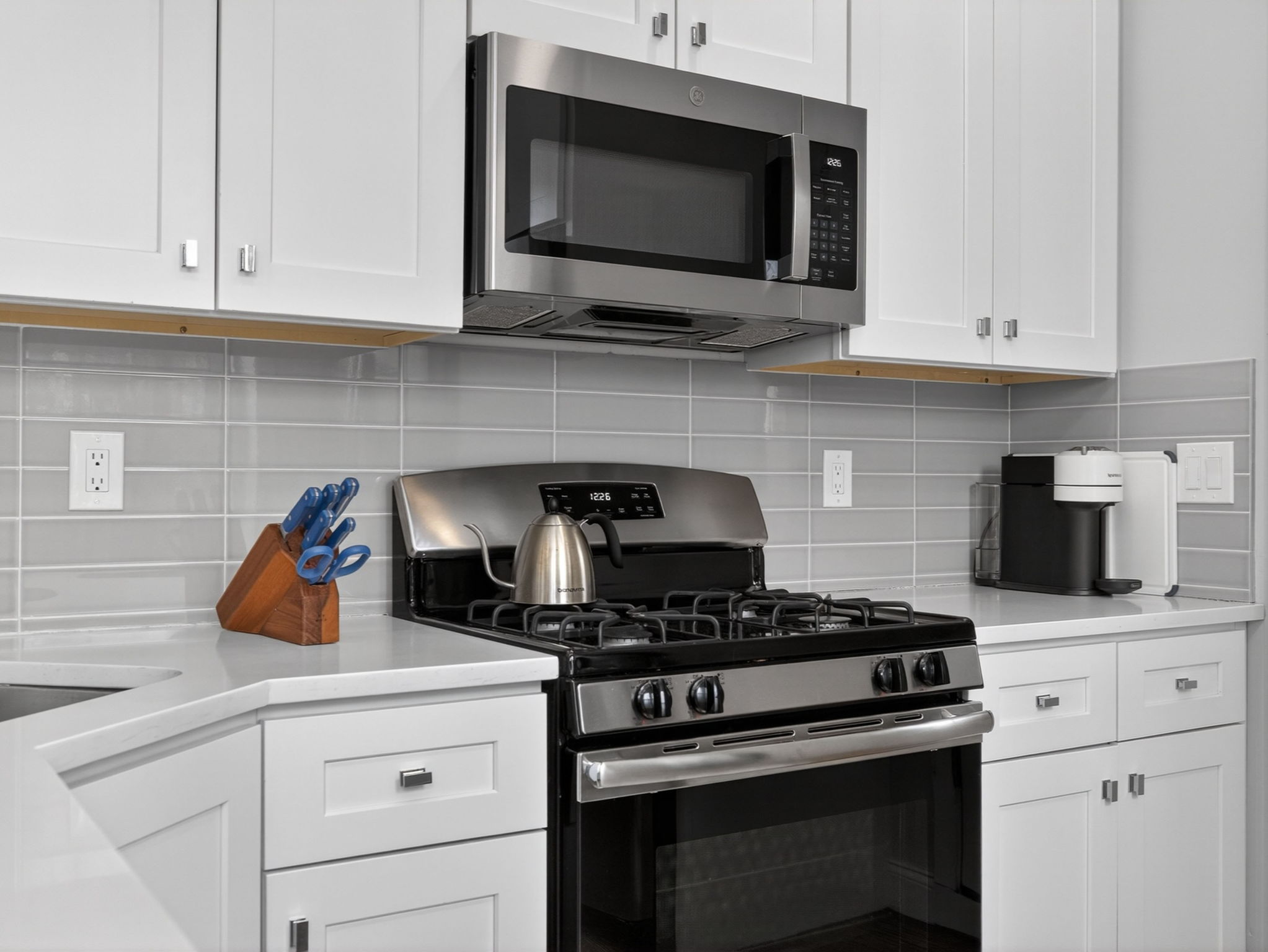 3 Roslin Street, Unit 2 Boston, MA 02124 - Photo 11 of 23