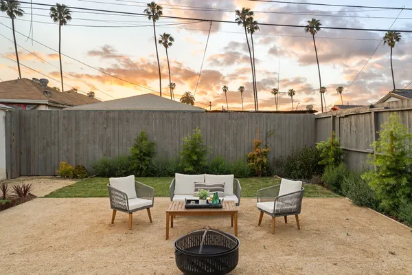 $1,179,000 | 2209 West Boulevard, Los Angeles, CA 90016