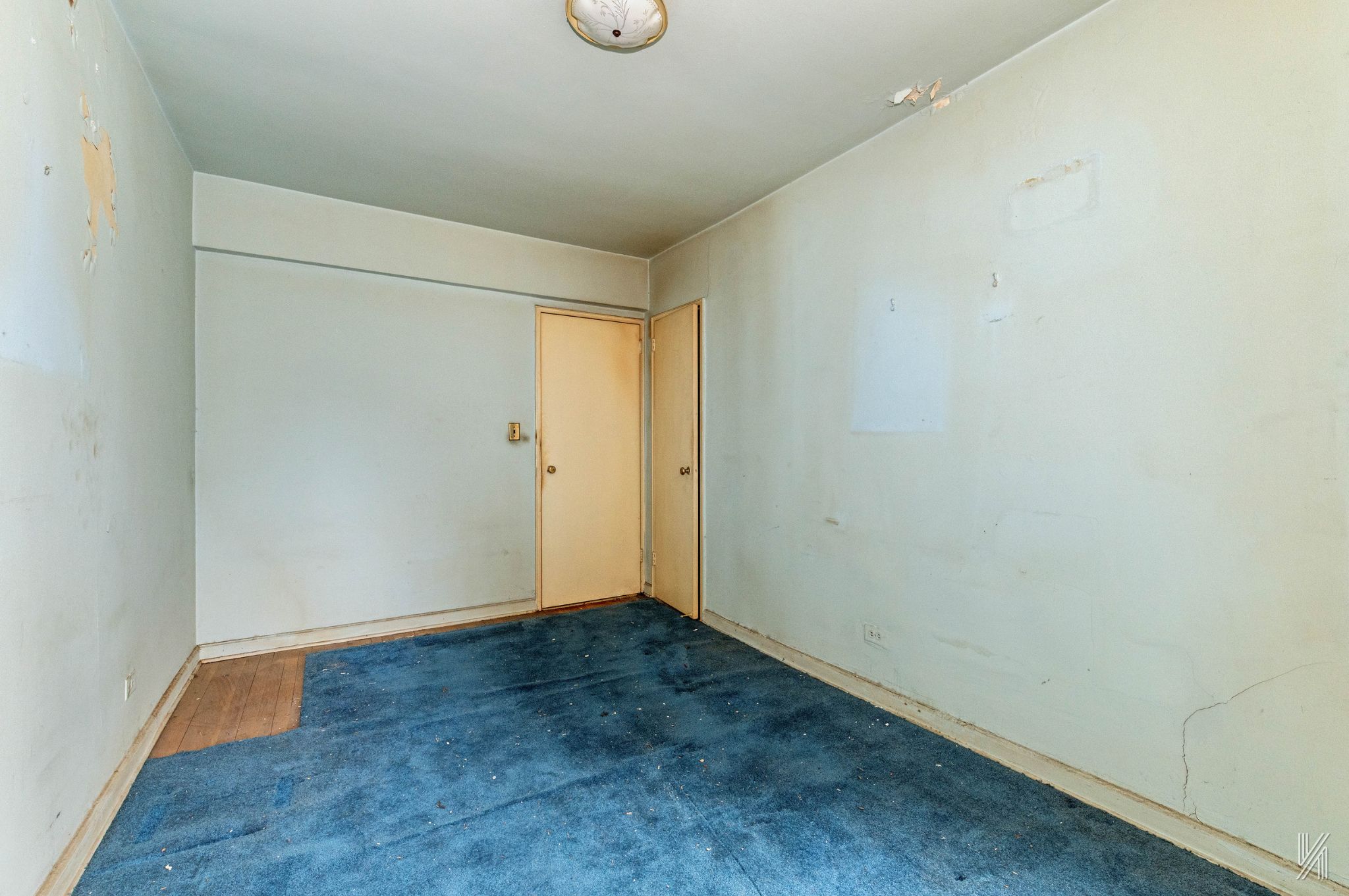33-05 90th Street, Unit 4F Queens, NY 11372 - Photo 13 of 18 an empty room with an entryway