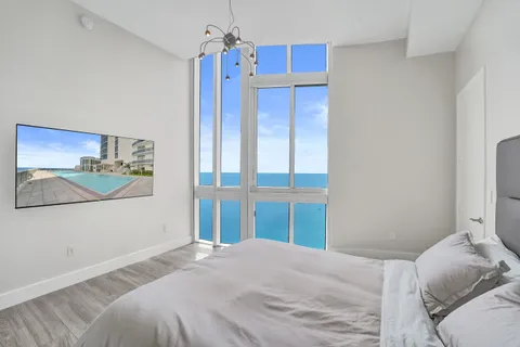 $3,149,000 | 15901 Collins Avenue, Unit 4301, Sunny Isles Beach, FL 33160