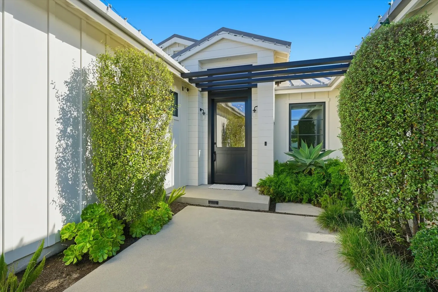 $18,500 | 2848 Carob Street, Newport Beach, CA 92660