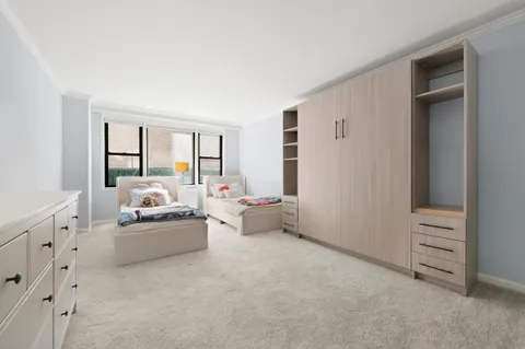 $1,785,000 | 201 East 21st Street, Unit 2FG | Gramercy