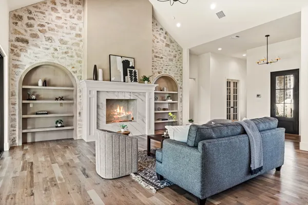 $2,000,000 | 972 San Jacinto Drive, Aledo, TX 76008