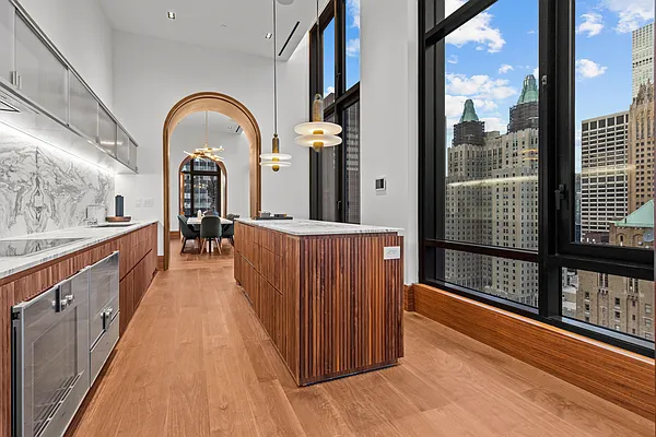 135 East 47th Street, Unit 16F Manhattan, NY 10017 - Photo 10 of 13