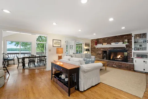 Contact Agent | 84 South Shore Drive, Sturbridge, MA 01566