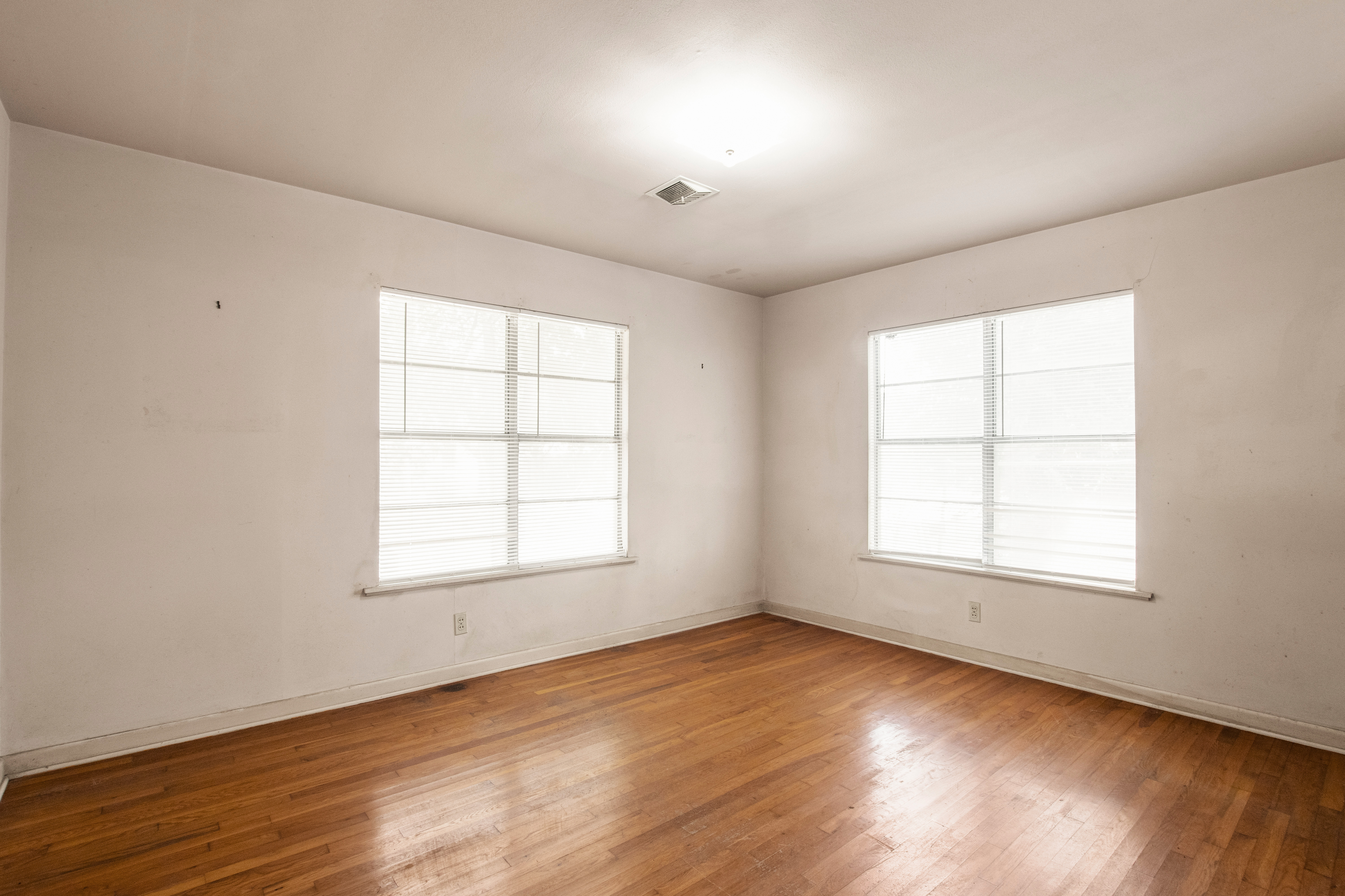 1007 Kimbro Street Taylor, TX 76574 - Photo 13 of 34