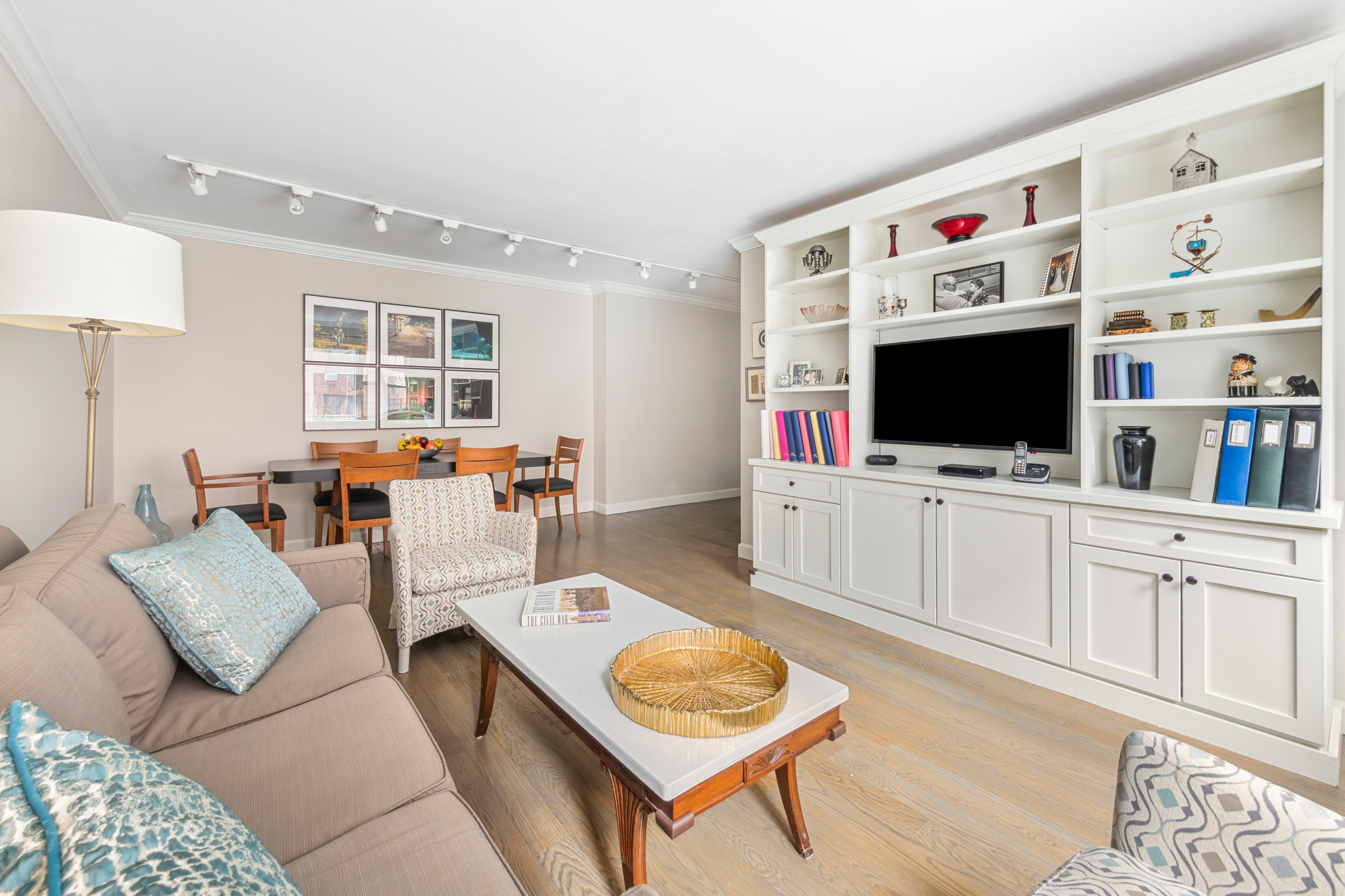 174 East 74th Street, Unit 3D Manhattan, NY 10021 - Photo 3 of 11 Gallery Image 3