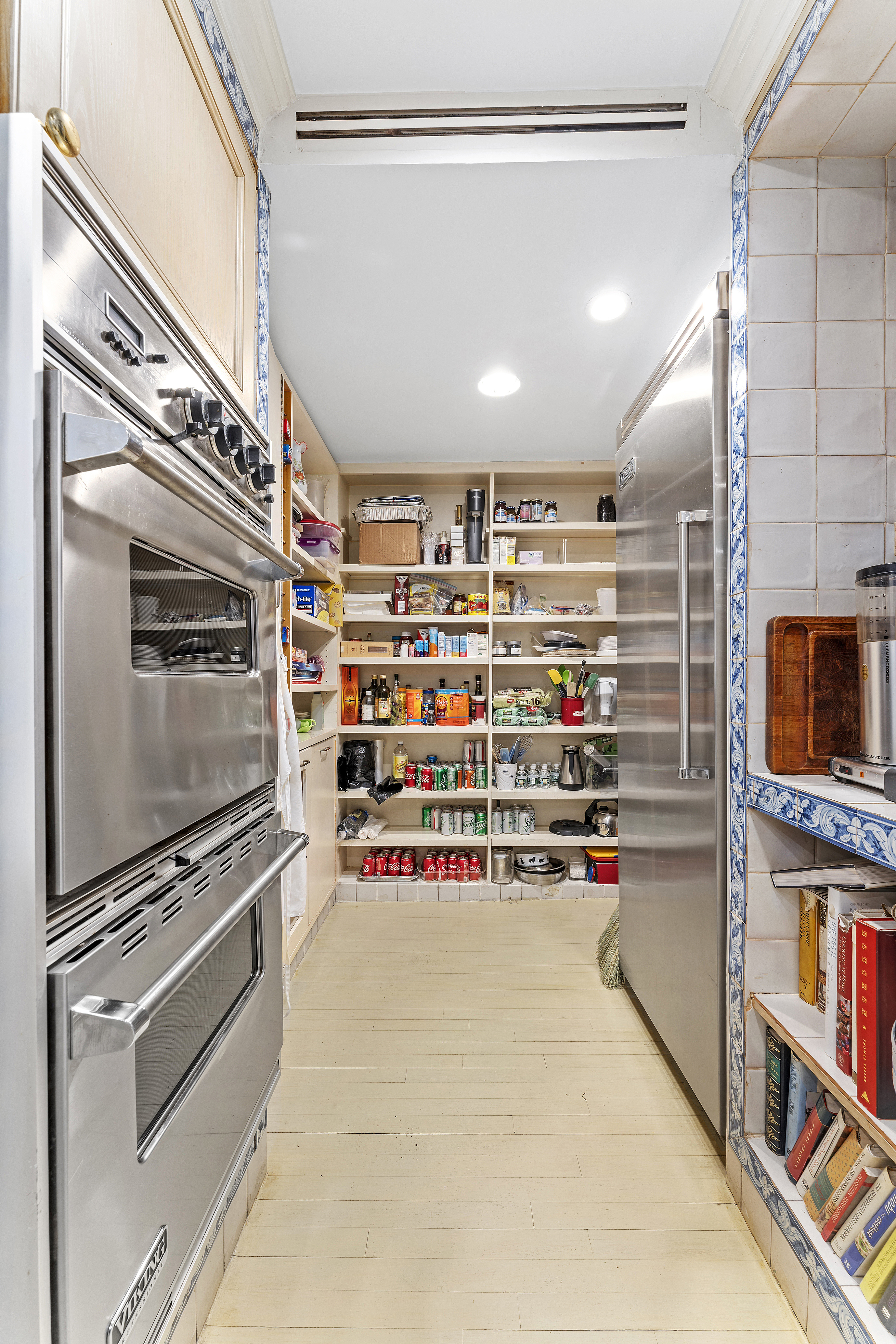 21 West 70th Street Manhattan, NY 10023 - Photo 8 of 15