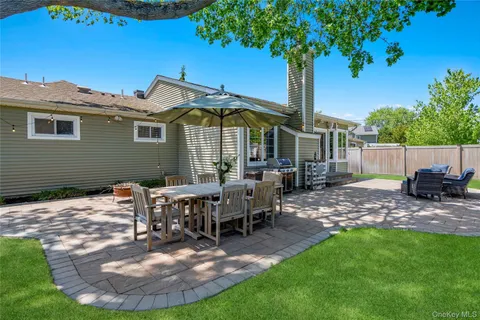 $1,098,000 | 8 Melony Avenue, Plainview, NY 11803