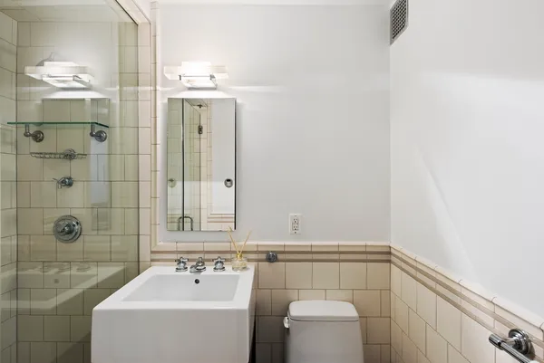 $8,995 | 7 East 14th Street, Unit 201 | Flatiron