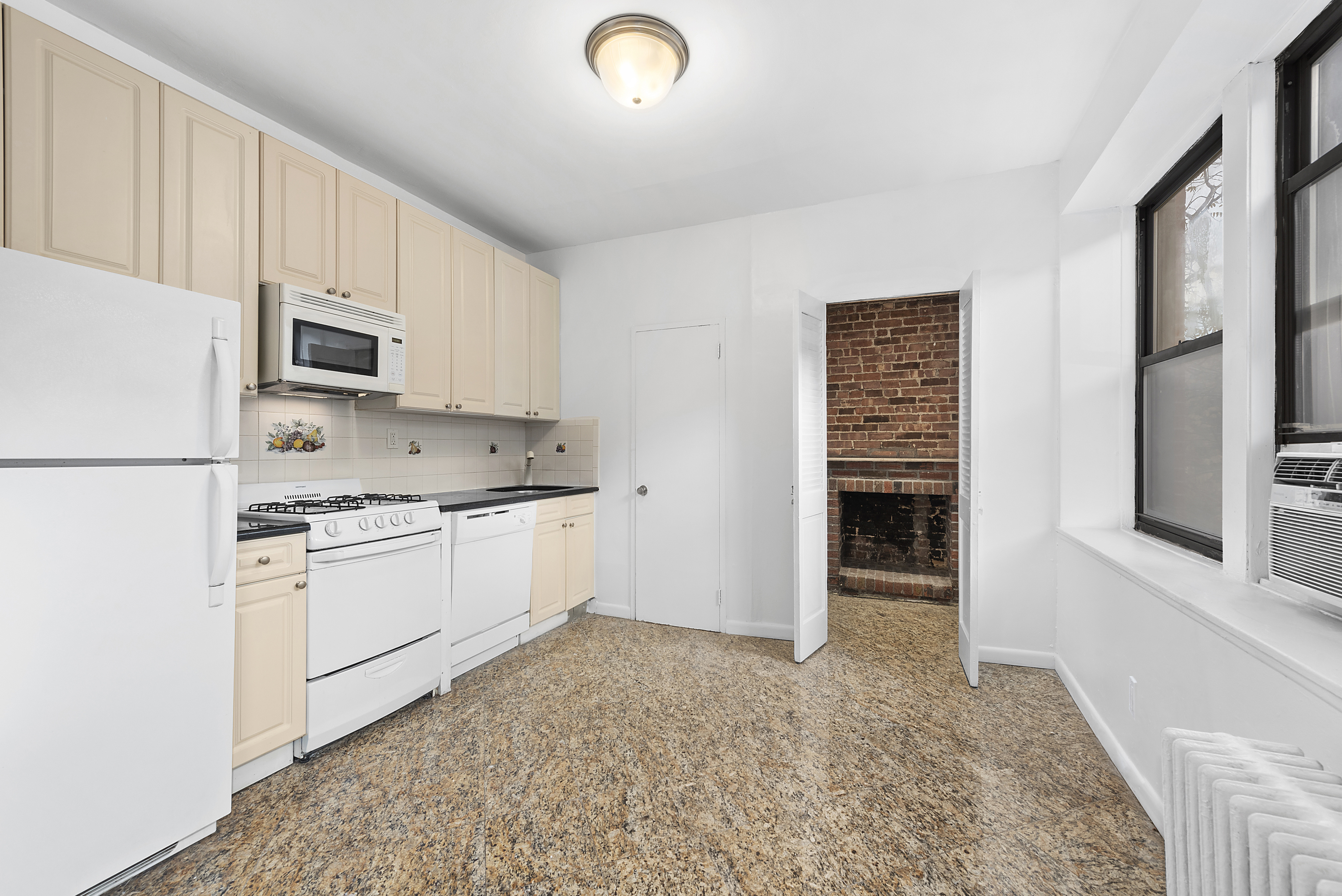 1716 2nd Avenue, Unit 5E Manhattan, NY 10128 - Photo 2 of 6