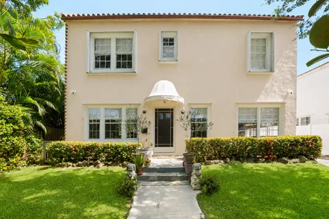 $2,200,000 | 524 West 47th Street, Miami Beach, FL 33140