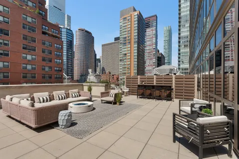 $4,950,000 | 305 East 51st Street, Unit 89B | Midtown East