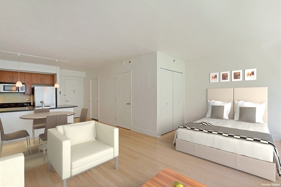 242 East 25th Street, Unit 4D Manhattan, NY 10010 - Photo 3 of 7