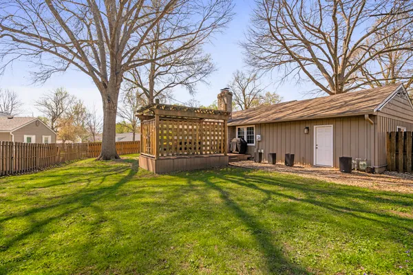 $495,000 | 6525 Hodges Drive, Prairie Village, KS 66208