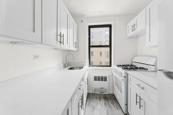 $170,000 | 6645 Broadway, Unit 7E | North Riverdale