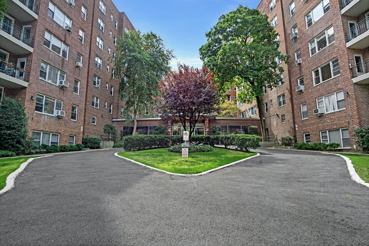 3750 Hudson Manor Terrace, Unit 5BE Bronx, NY 10463 - Photo 14 of 15