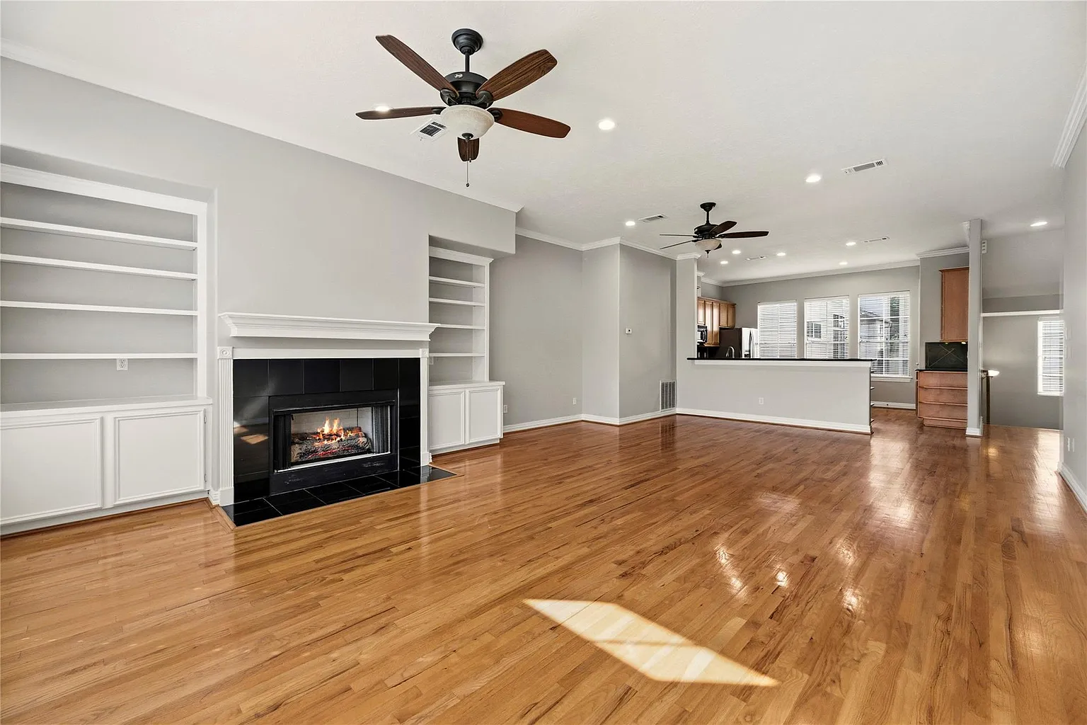 1625 McDonald Street Houston, TX 77007 - Photo 3 of 36