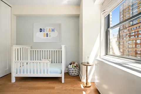 $935,000 | 178 East 80th Street, Unit 15C | Upper East Side