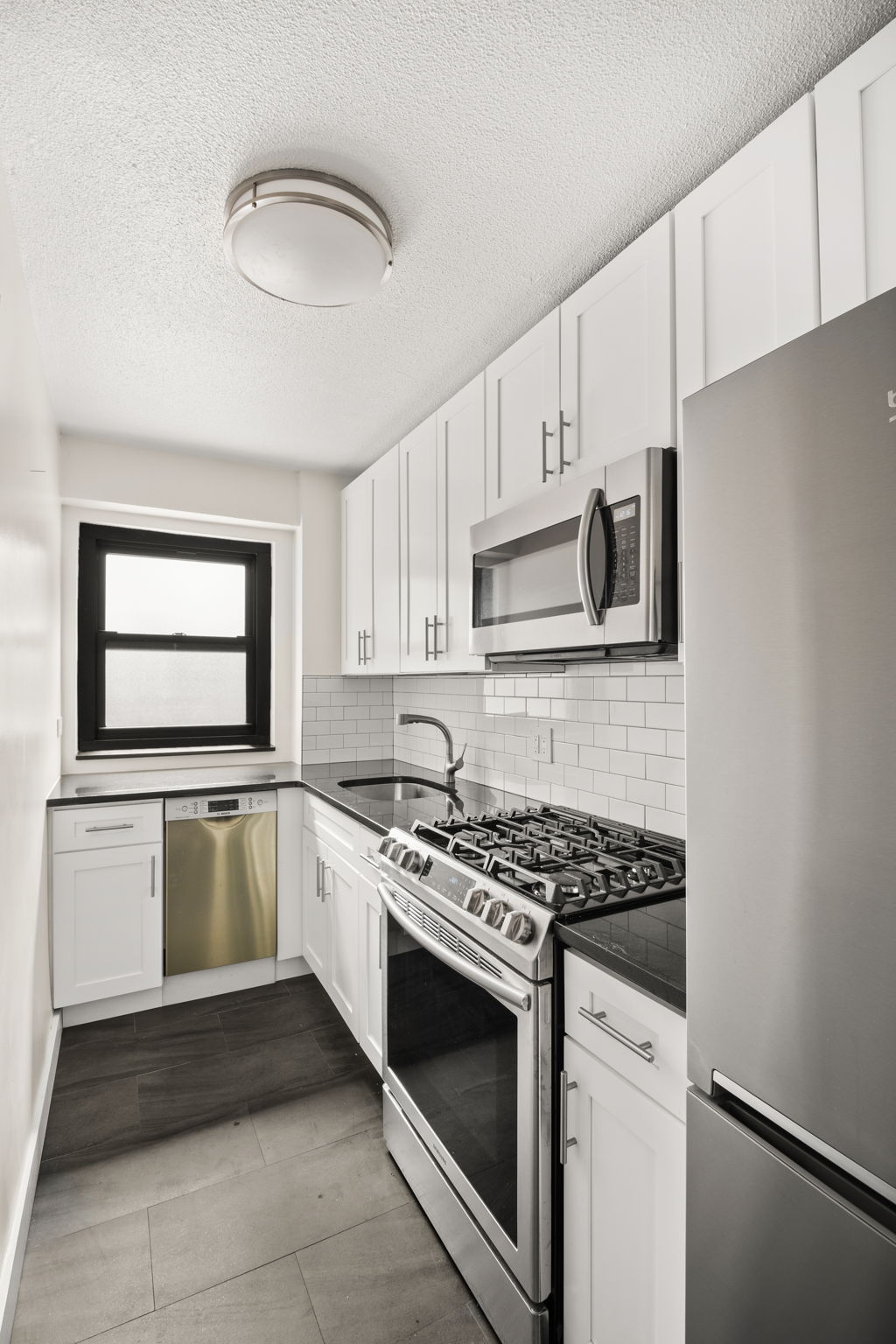 520 East 81st Street, Unit 9H Manhattan, NY 10028 - Photo 4 of 9
