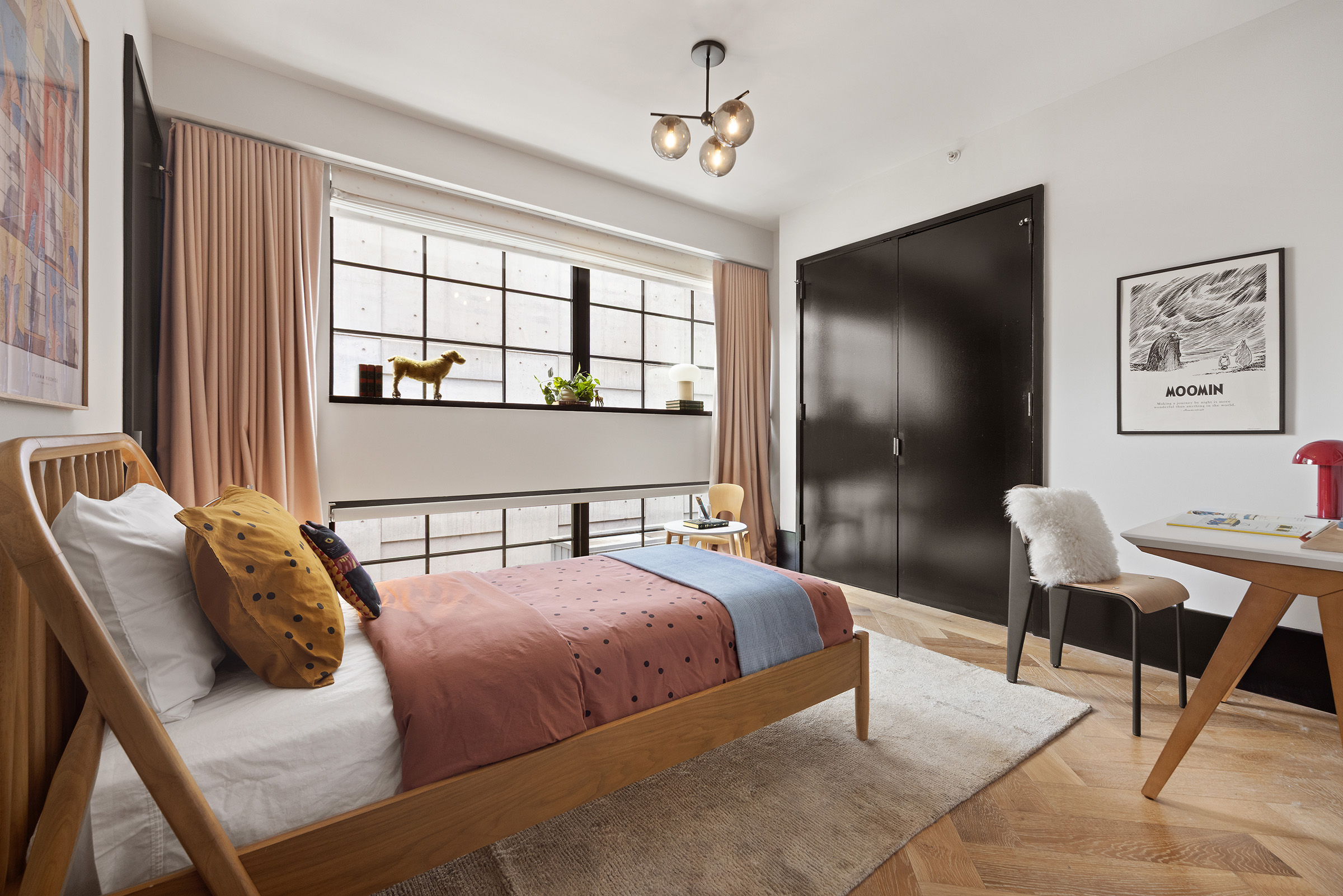 51 Jay Street, Unit 5J Brooklyn, NY 11201 - Photo 9 of 23 a bedroom with a bed and a desk