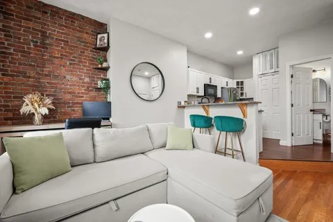 $649,999 | 549 Columbus Avenue, Unit 2, Boston, MA 02118