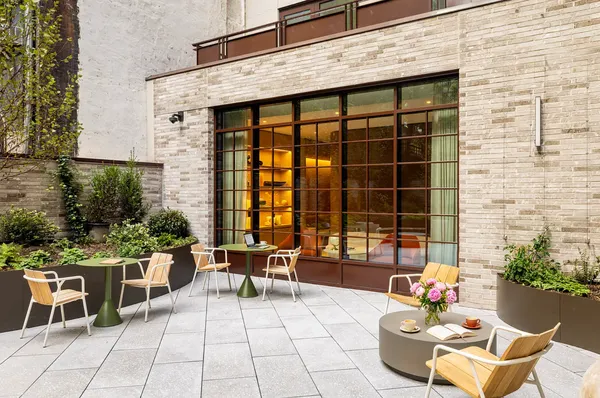 $17,500 | 300 East 50th Street, Unit 18A | Midtown East