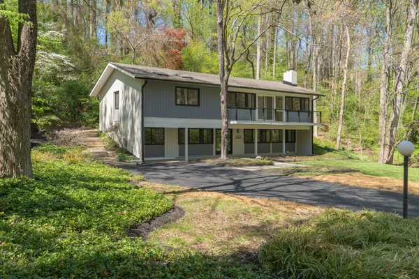 $1,550,000 | Hamilton Spring Court, Bethesda, MD 20817