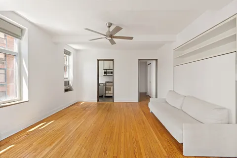 $615,000 | 410 West 24th Street, Unit 6B | Chelsea