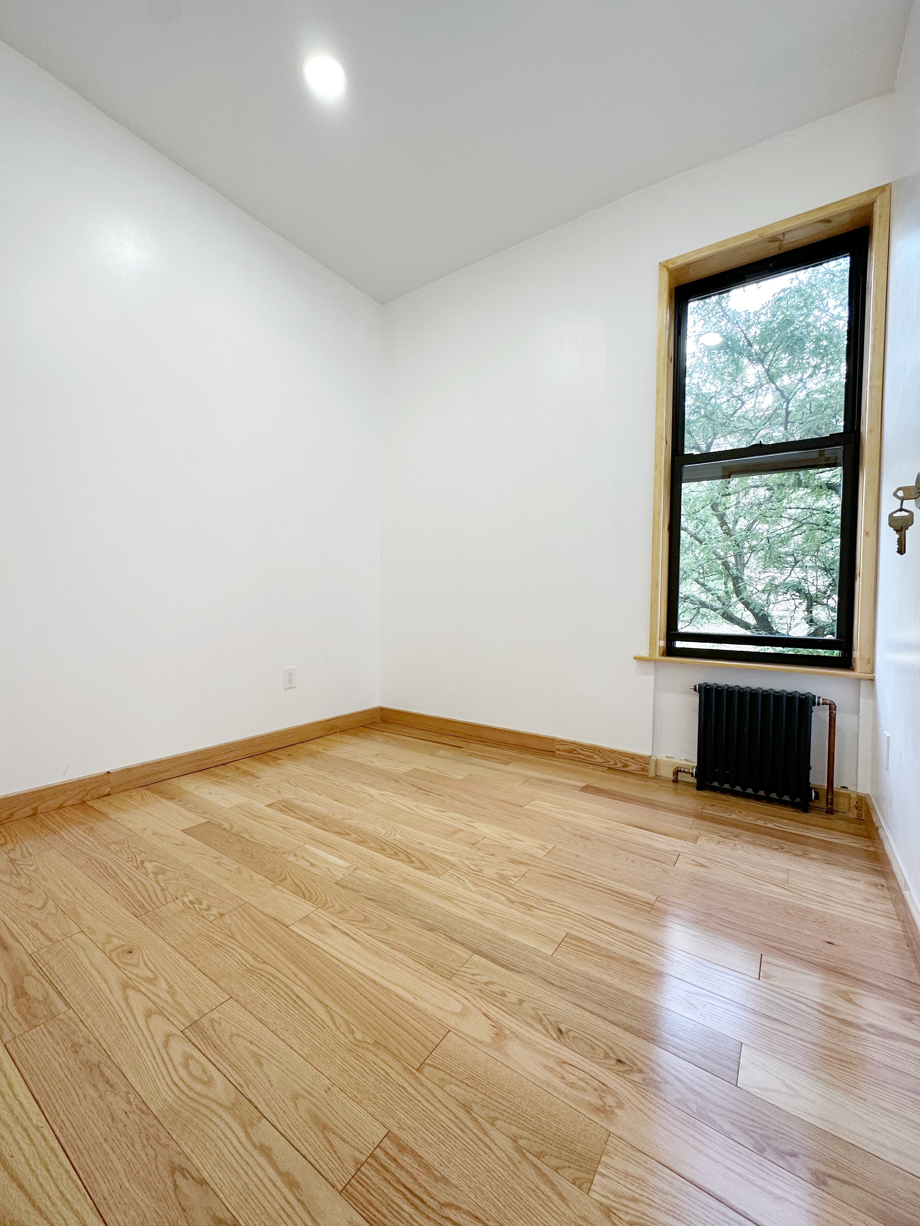 616 Seneca Avenue, Unit 2L Queens, NY 11385 - Photo 4 of 7