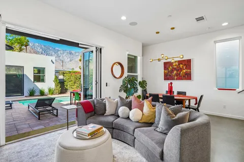 $949,000 | 2699 Majestic Way, Palm Springs, CA 92262