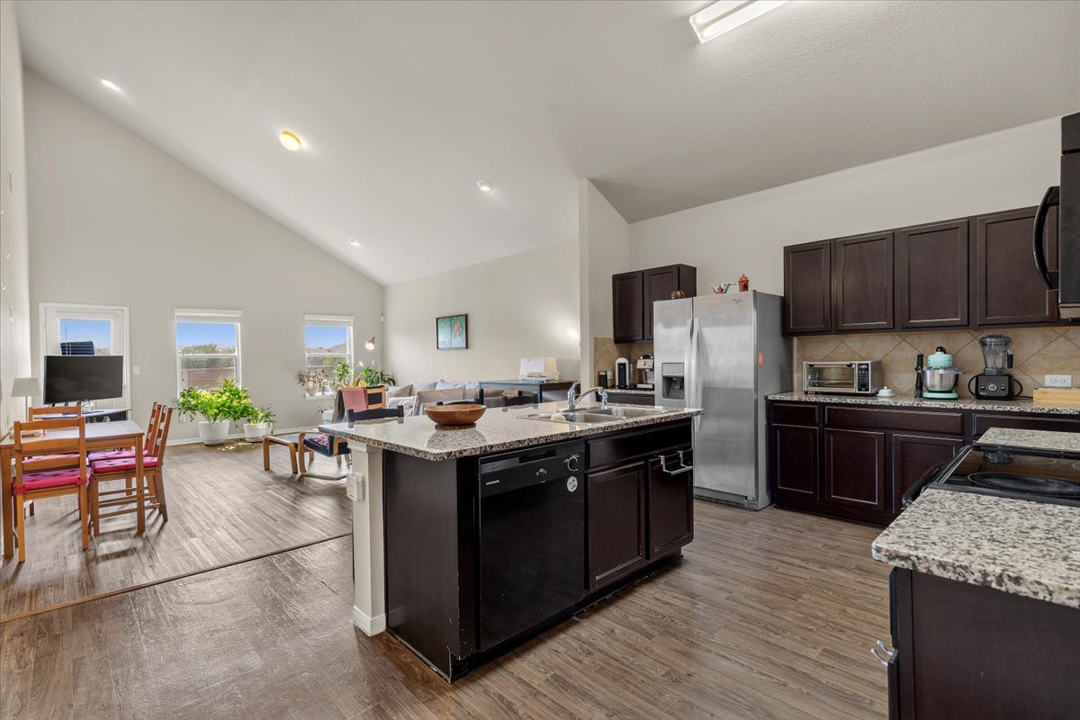 11913 Riparian Road Manor, TX 78653 - Photo 10 of 29 Gallery Image 10