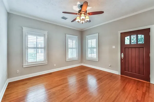 $4,100 | 1120 Winston Street, Houston, TX 77009