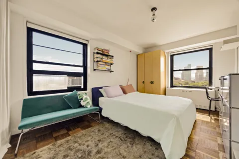 $875,000 | 209 Clinton Avenue, Unit 14B | Clinton Hill