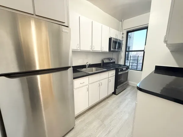 $2,350 | 20 Laurel Hill Terrace, Unit 5D | Washington Heights