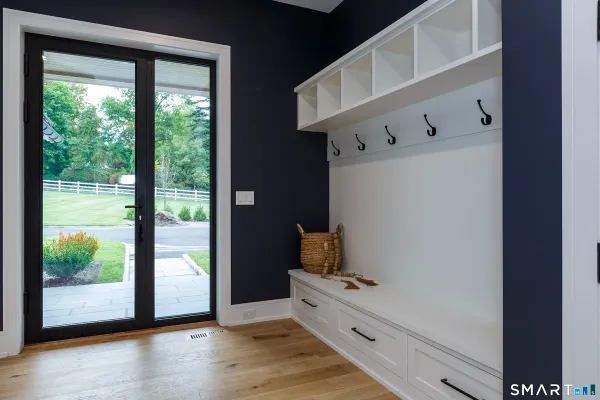 $6,395,000 | 729 Smith Ridge Road, New Canaan, CT 06840