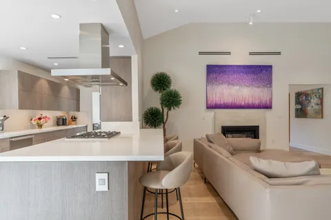 $1,895,000 | 4518 Varna Avenue, Sherman Oaks, CA 91423