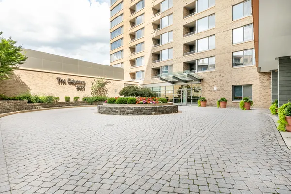 $3,500 | 2001 15th Street North, Unit 623, Arlington, VA 22201
